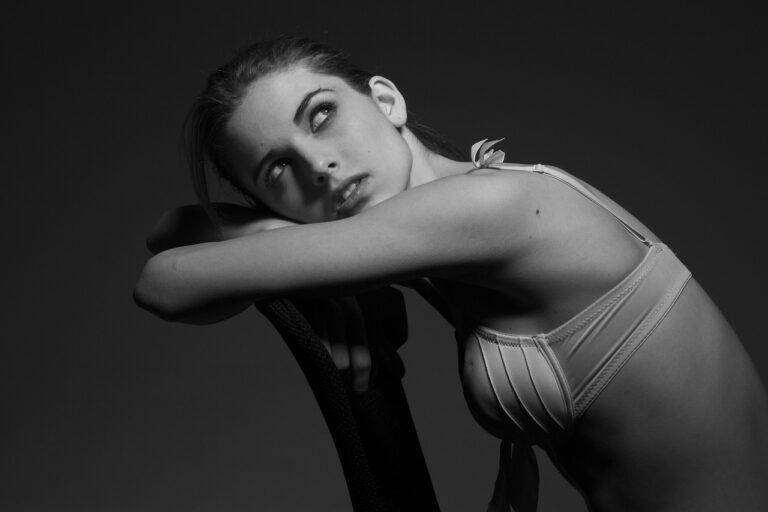 Fashion and Wellness: Finding Balance Through Clothing Choices